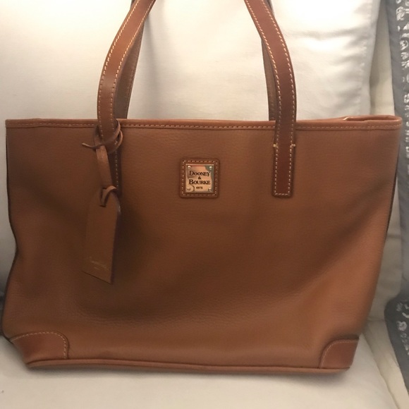 Dooney & Bourke Handbags - Dooney & Burke (R592)